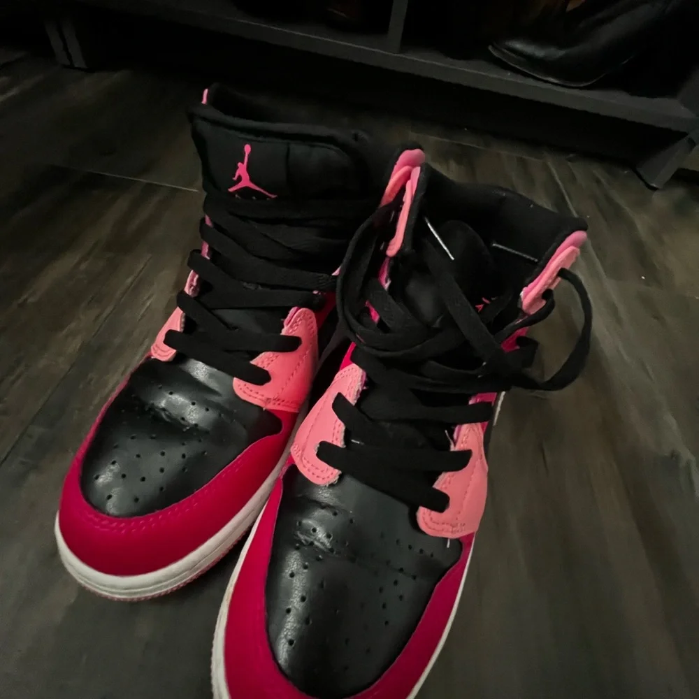 Nike Unisex Air Jordan 1 Mid (GS) Sneaker - size 5.5/7 womens - Picture 4 of 7